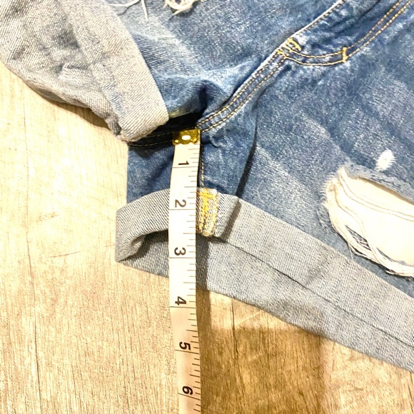 Abercrombie Destroyed Denim Shorts - Picture 3 of 5